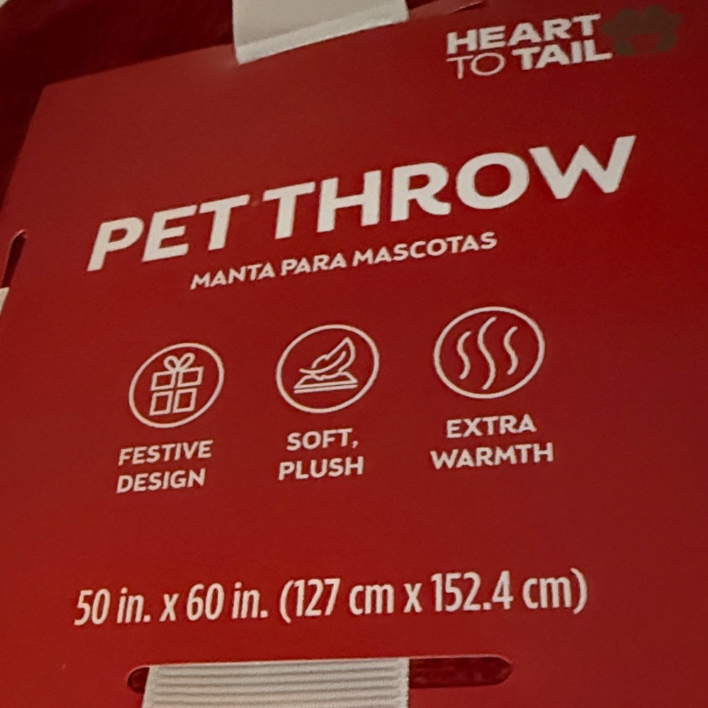Christmas Pet Throw - Picture 2 of 9